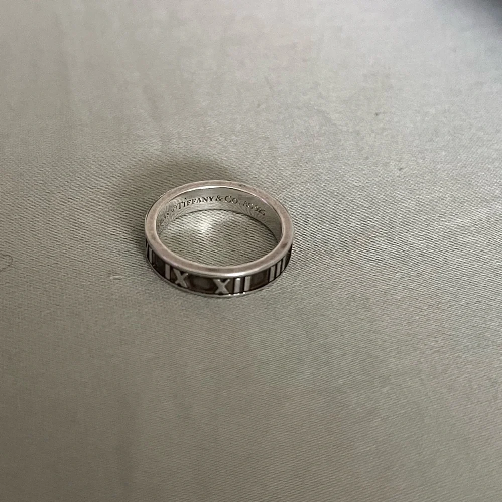 Tiffany & Co. Atlas Roman Numeral Band Band Ring Size 5.5 - Picture 1 of 5